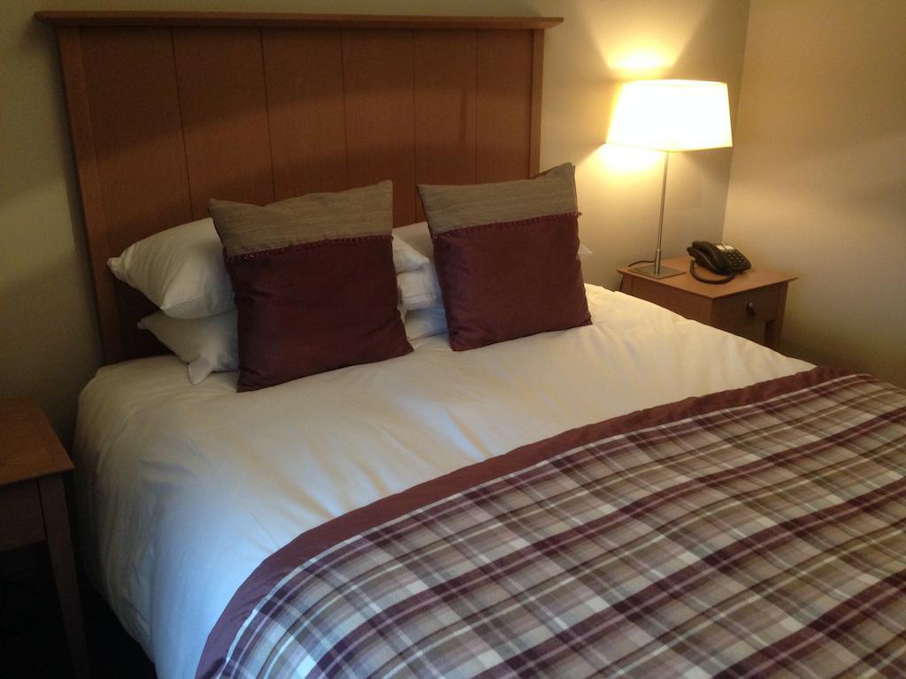 Dumfries Arms Hotel Cumnock Room photo