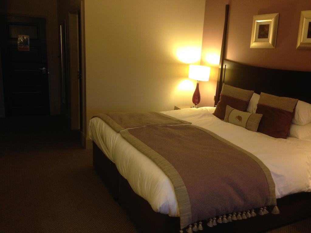 Dumfries Arms Hotel Cumnock Room photo